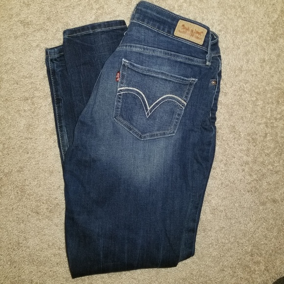 Very Nice Levi's Blue Jeans Denim Leggings - Picture 5 of 6